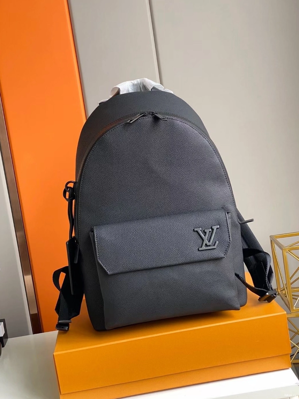 VUITTON LOUIS BACKPACK 0822